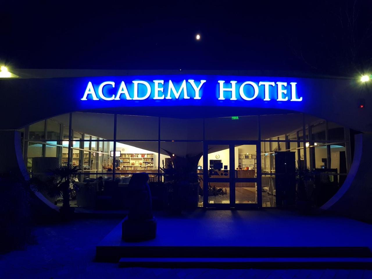 Academy Hotel Венус Екстериор снимка